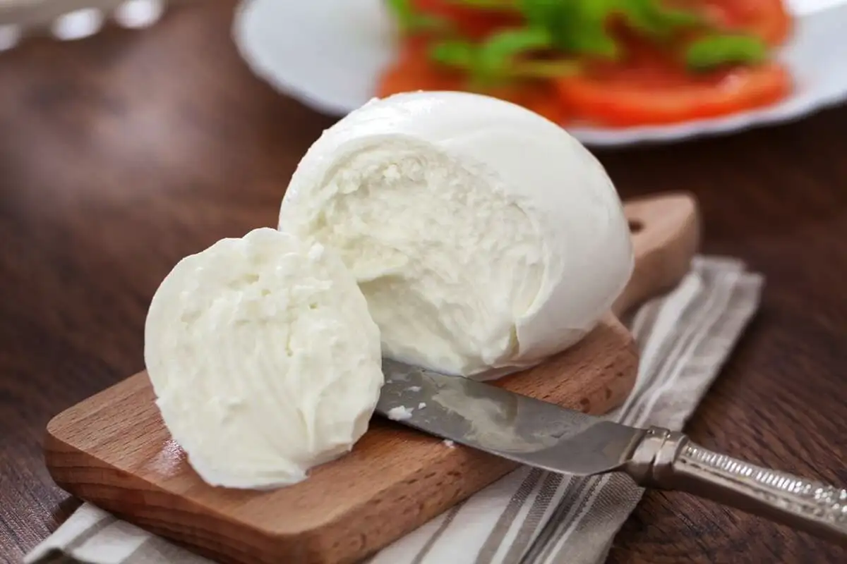 Laiskat hatsapuri juustolla pannulla: valmiit 20 minuutissa ilman hiivaa ja odottelua