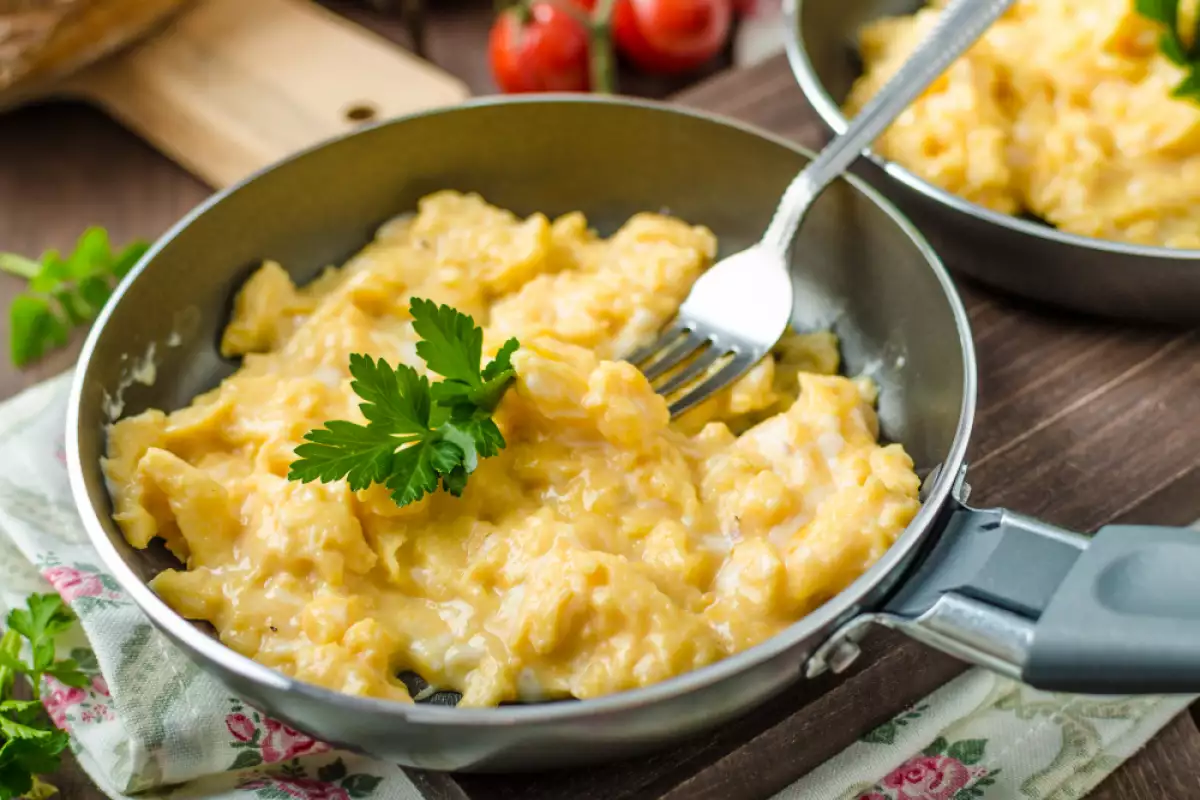 Milloin kannattaa suolata munakokkelia – näin saat parhaan maun ja rakenteen