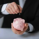 10 nerokasta tapaa säästää tuhansia euroja vuodessa – ilman että elämästä tulee ankeaa