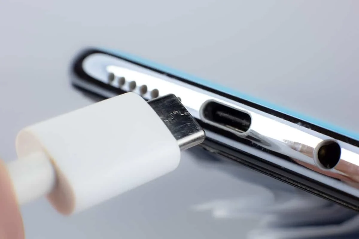 USB-C voi jäädä historiaan – EU avasi tien täysin portittomille älypuhelimille